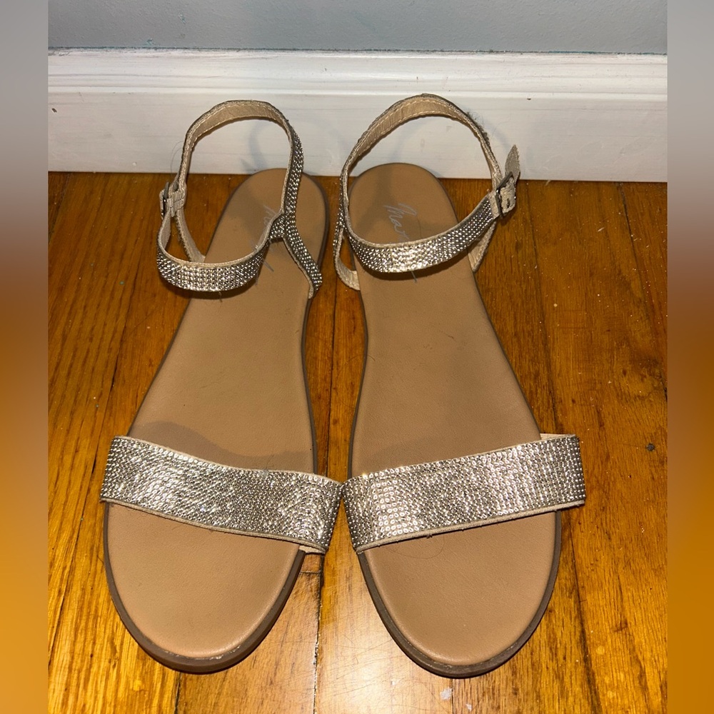Strapped Flats
